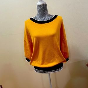 Women’s shirt size L